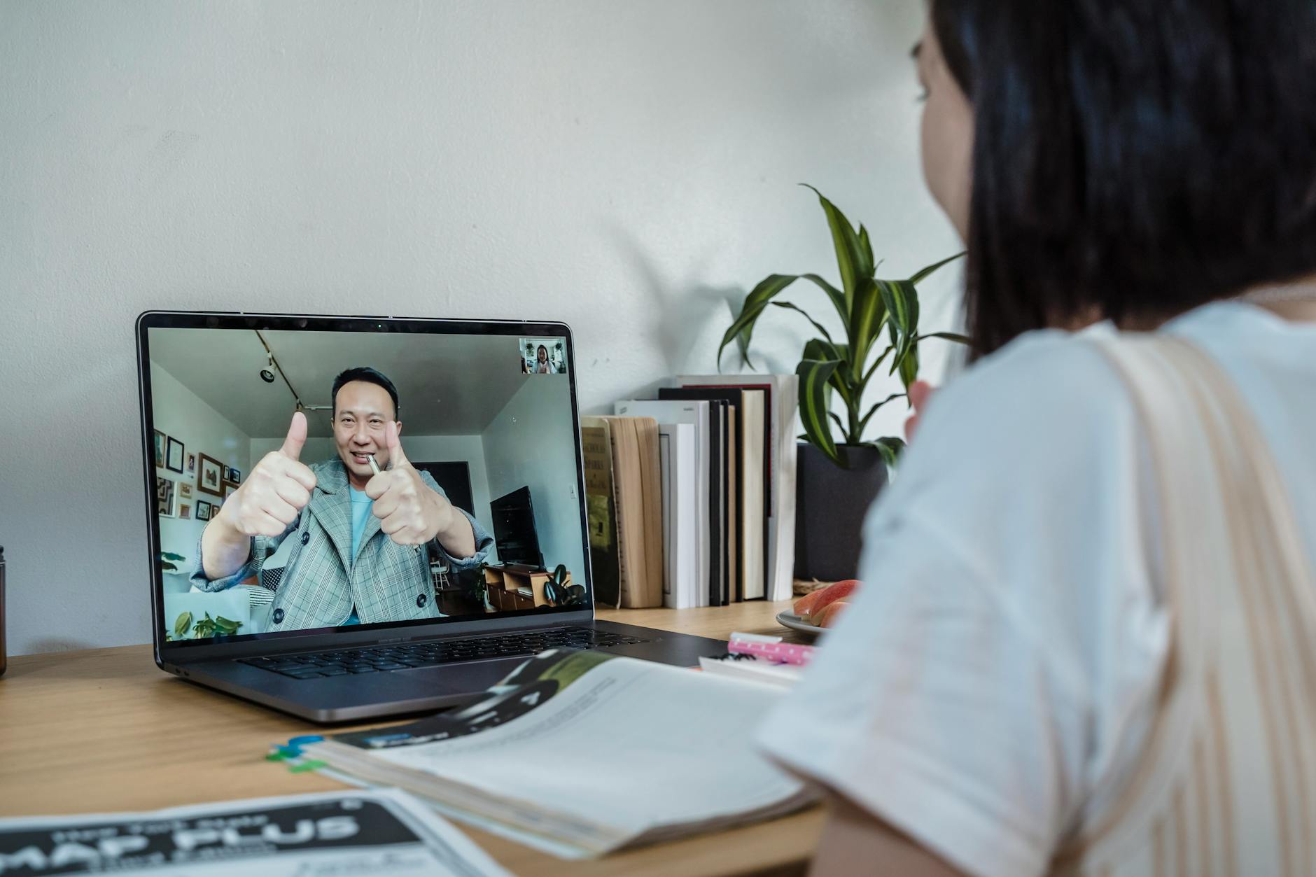 How to Choose a Travel eLearning Platform: The Buyer's Checklist