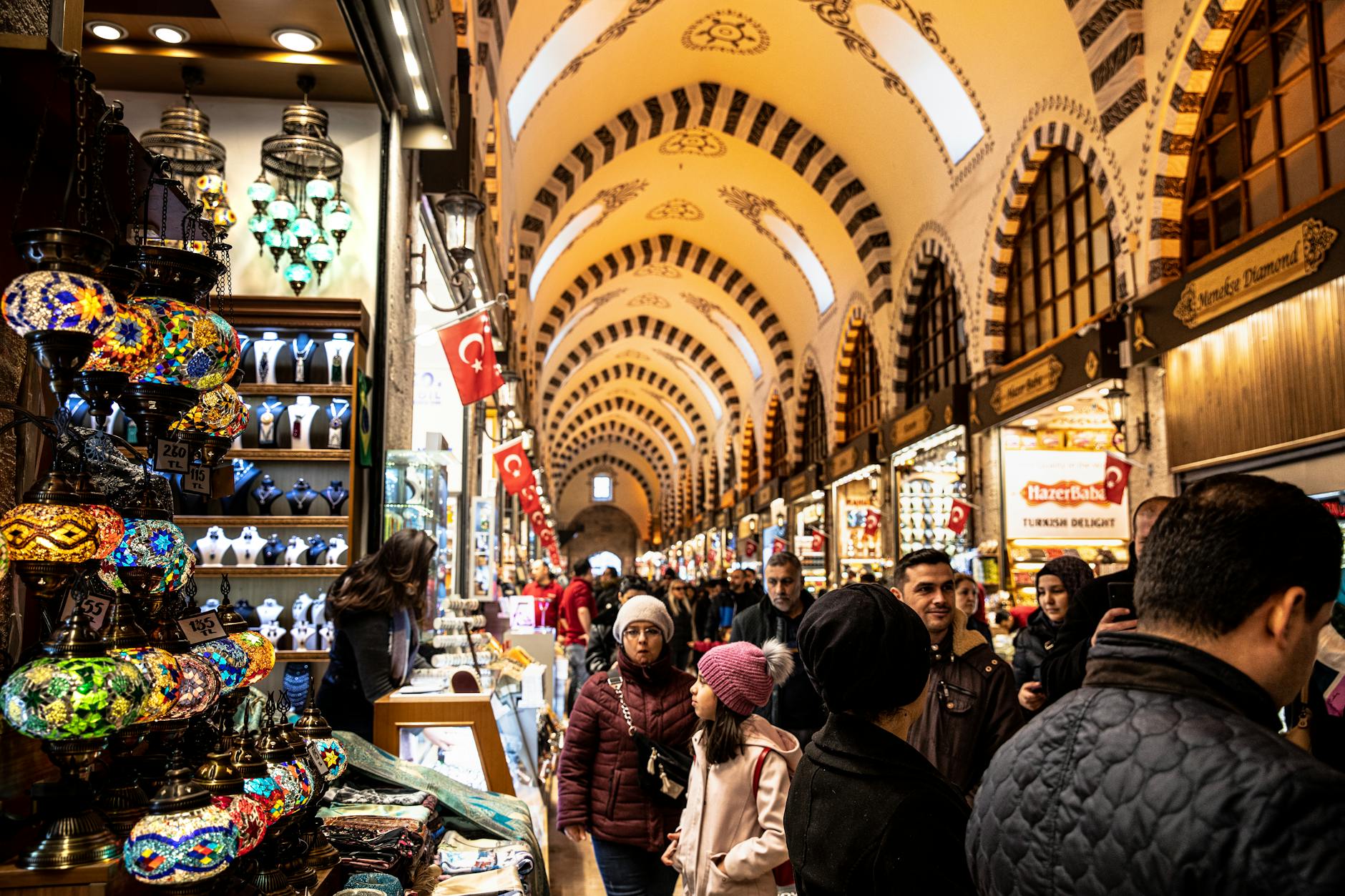 How DMOs Can Extend the Tourist Season: Marketing Strategies for Year-Round Visitation