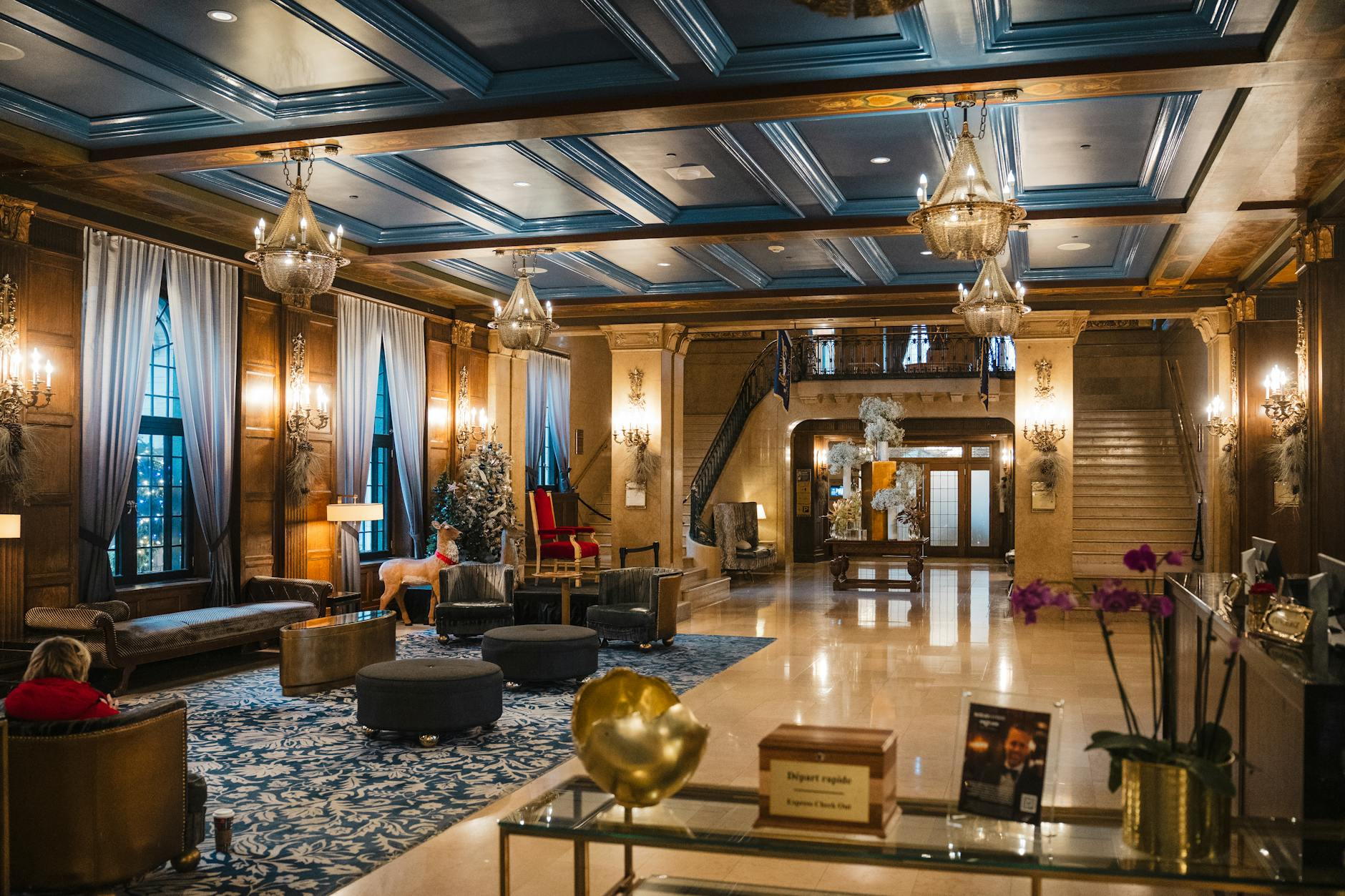 Guest Experience vs Guest Service: Why Hotel Training Needs to Evolve
