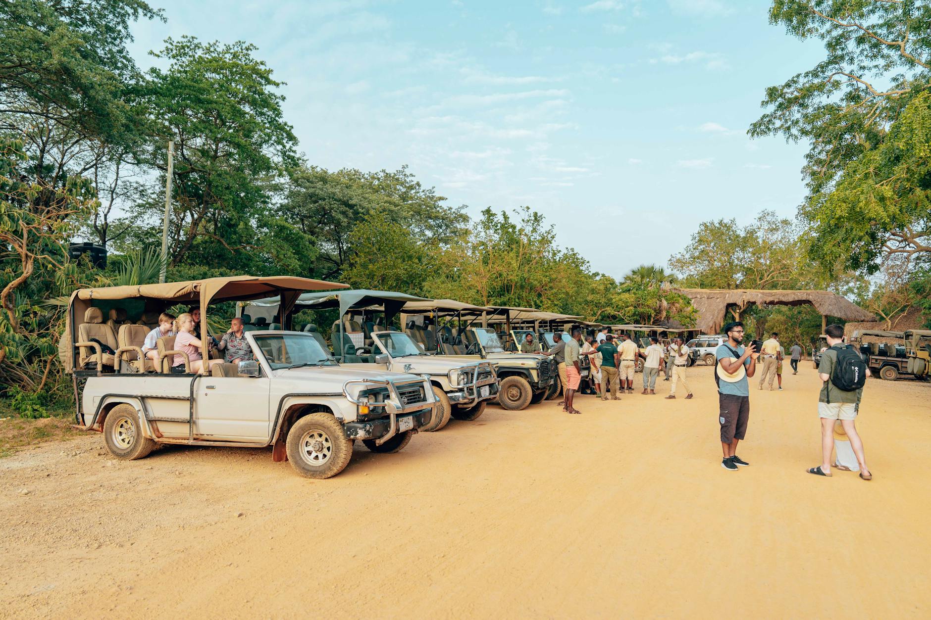 Tour Operator Brochures vs Interactive Digital Content: Which Drives More Bookings?